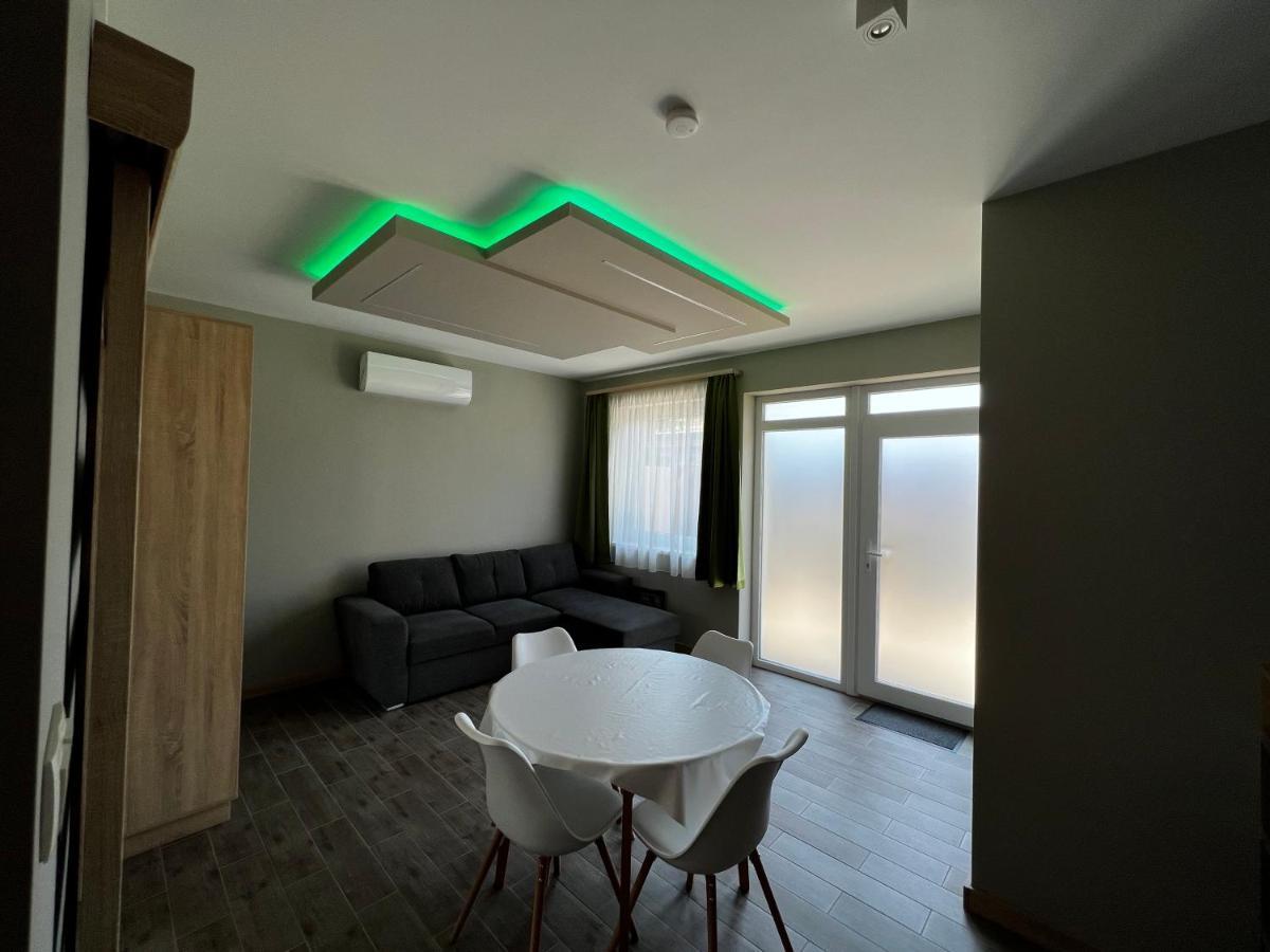 Th-Lux Apartman Хайдусобосло Экстерьер фото