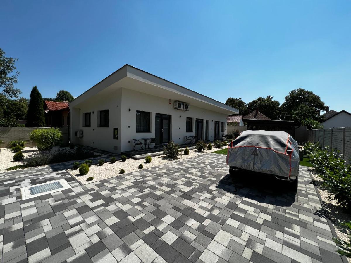 Th-Lux Apartman Хайдусобосло Экстерьер фото