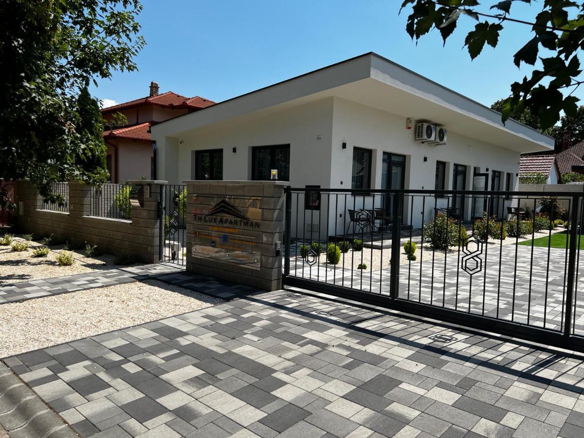 Th-Lux Apartman Хайдусобосло Экстерьер фото
